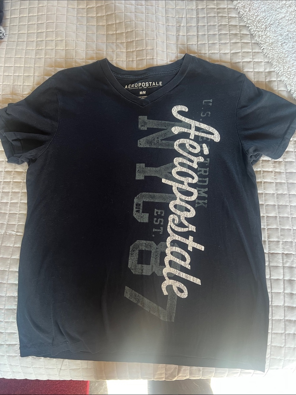 Aeropostale Graphic Short Sleeve Tee in Black Size Medium